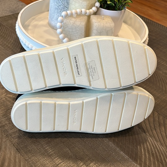 Brand New Vince Warren Chelsea Sneaker Boot - Picture 5 of 6